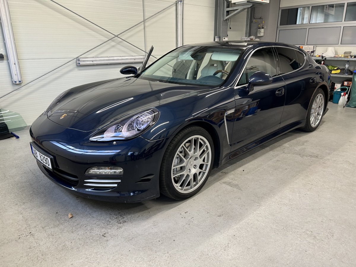 Porsche Panamera 4S