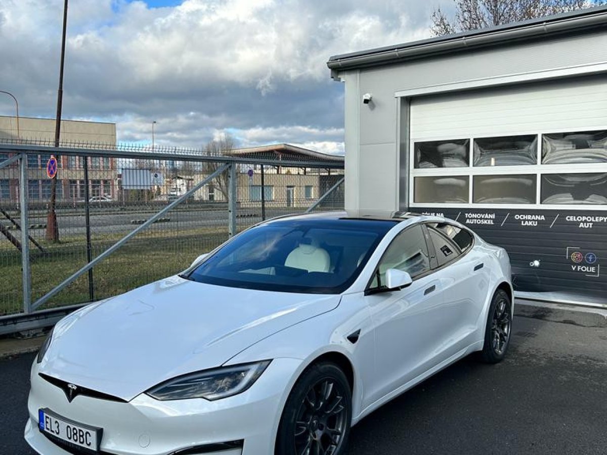 Tesla S PLAID