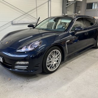 Porsche Panamera 4S